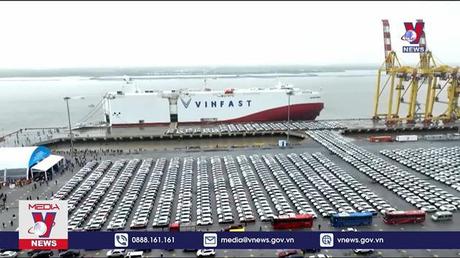 VinFast xuất khẩu lô xe điện đầu tiên ra thế giới