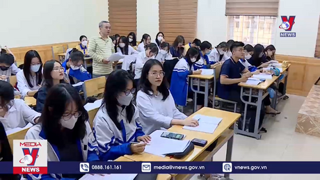 Chuyện hôm nay: Bỏ lớp không chuyên trong trường chuyên?