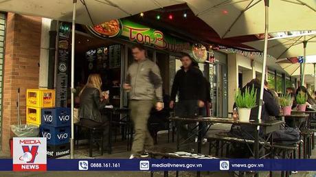 Người Đức hạn chế mua sắm trong bối cảnh lạm phát