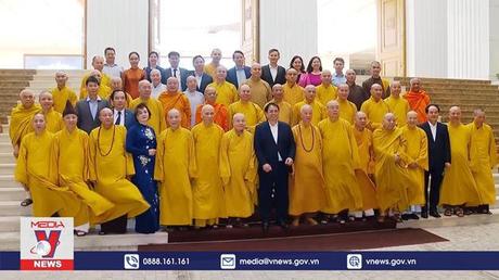 Thủ tướng tiếp Đoàn Giáo hội Phật giáo Việt Nam