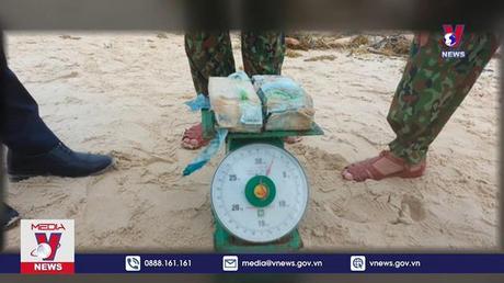 Những gói nylon màu xanh trên vùng biển Quảng Trị là ma túy 