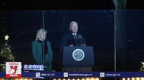 Cây thông Noel thứ 100 của Nhà Trắng đã được thắp sáng