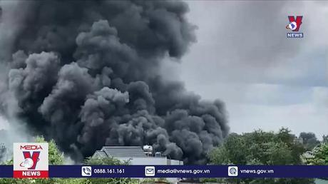 Đồng Nai: Cháy lớn thiêu rụi xưởng sản xuất tượng hơn 1.000 m2