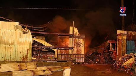 Cháy kho chứa phế liệu tại Đà Nẵng