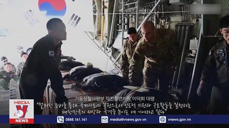 Mỹ và các nước tiến hành chiến dịch “Thả quà Giáng sinh”