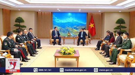 Thủ tướng tiếp Bộ trưởng Quốc phòng Mông Cổ