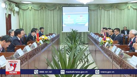 Giám đốc Học viện Chính trị quốc gia Hồ Chí Minh thăm và làm việc tại Lào