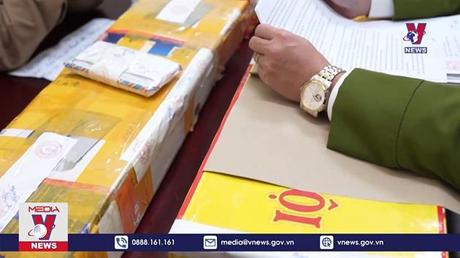 Bắt đối tượng tàng trữ súng AK và hàng trăm viên đạn các loại