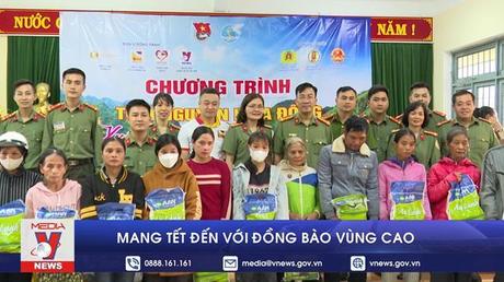 Mang Tết đến với đồng bào vùng cao