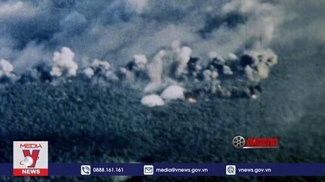 Phim tài liệu: Bầu trời của đạn bom - Tập 1