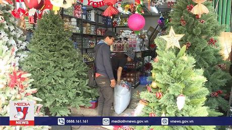 Nhộn nhịp thị trường Giáng sinh tại TP.HCM