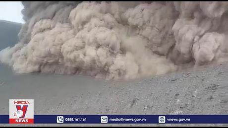 Núi lửa Lascar ở Chile phun trào dữ dội