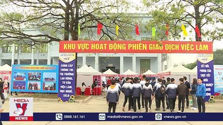 Hỗ trợ lao động mất việc cuối năm