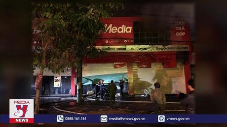 Cháy tại siêu thị điện máy tại Nghệ An