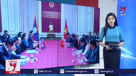 Thủ tướng gặp Thủ tướng Lào Phankham Viphavanh