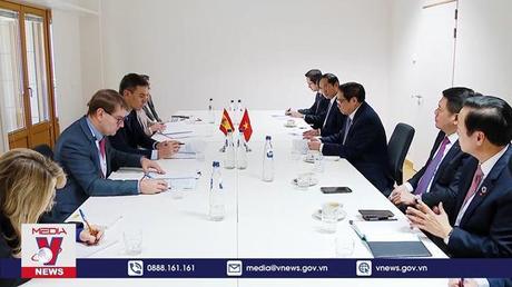 Thủ tướng Phạm Minh Chính gặp Thủ tướng Tây Ban Nha