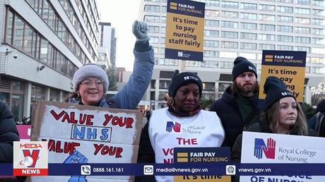 Gần 100.000 y tá Anh đình công đòi tăng lương