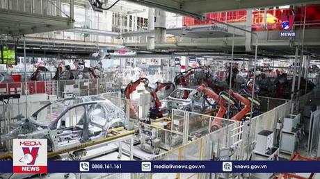 Trung Quốc 'xoay trục' cuộc chiến chống COVID-19 