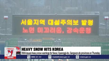 Tuyết rơi dày gây gián đoạn giao thông tại Hàn Quốc
