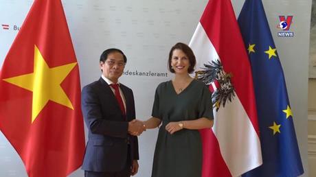 Việt Nam với bạn bè quốc tế: 50 năm quan hệ hữu nghị và hợp tác Việt Nam - Cộng hòa Áo
