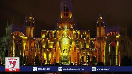 Thủ đô Tây Ban Nha rực rỡ ánh sáng đón Giáng sinh