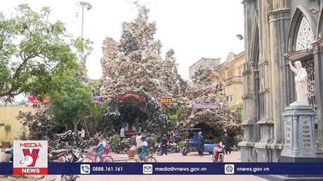 Tất bật không khí chuẩn bị cho lễ Giáng sinh tại Nam Định