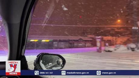 Bão tuyết gây tắc nghẽn giao thông tại Canada