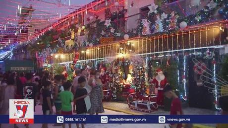 Khu phố Giáng sinh tại thủ đô của Philippines