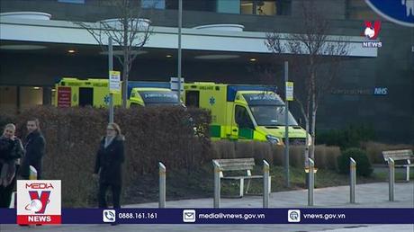 Y tá Anh lại đình công đòi tăng lương