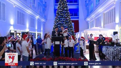 Noel không lạnh với trẻ em nghèo ờ Hà Nội