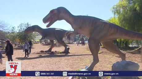 Lạc vào thế giới cổ đại qua triển lãm khủng long