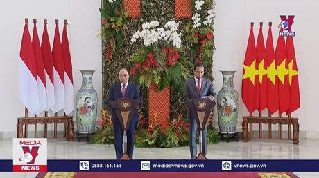 Chủ tịch nước Nguyễn Xuân Phúc và Tổng thống Indonesia Joko Widodo họp báo