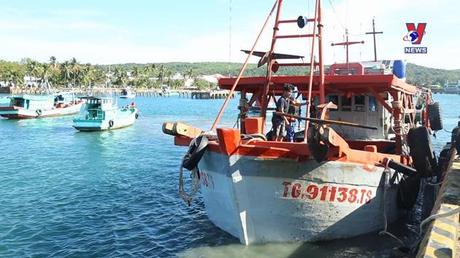 Bắt tàu cá chở 70.000 lít dầu DO không rõ nguồn gốc