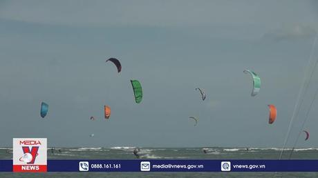 Sôi nổi Festival lướt ván diều Quốc tế năm 2022 tại Ninh Thuận