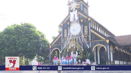 Rộn ràng không khí Giáng sinh tại Kon Tum