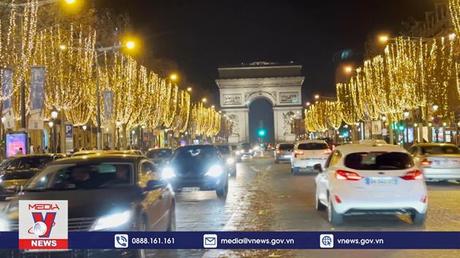 Paris đón Giáng sinh trong tinh thần tiết kiệm năng lượng