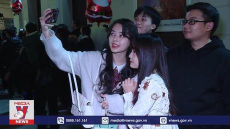 Rộn ràng không khí chờ đón Giáng sinh tại Hà Nội