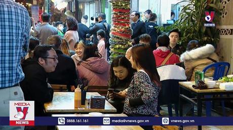 Phố ẩm thực đêm thứ hai của Hà Nội