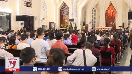 Không khí giáng sinh ngập tràn TP.HCM