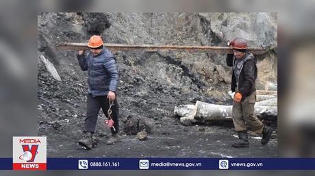 Sập mỏ vàng tại Trung Quốc