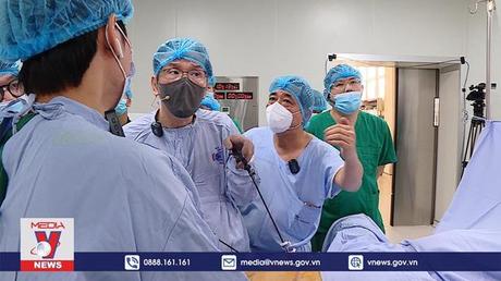 Lần đầu phẫu thuật nội soi robot trong điều trị ung thư dạ dày
