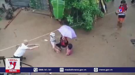 Mưa lũ ảnh hưởng đến kỳ nghỉ lễ tại Philippines