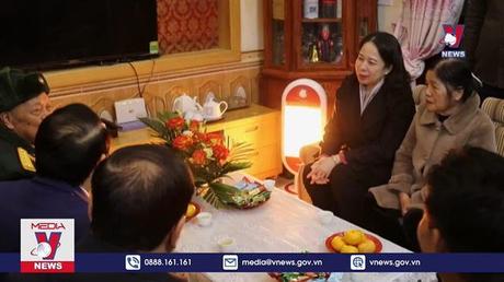 Phó Chủ tịch nước Võ Thị Ánh Xuân thăm, tặng quà tại Lạng Sơn 