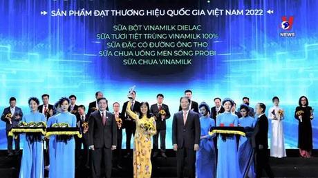 Vinamilk tiếp tục được vinh danh thương hiệu quốc gia