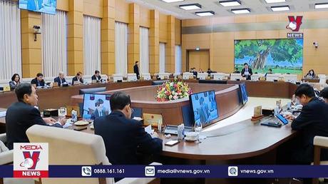 Ủy ban Thường vụ Quốc hội thông qua mức thuế môi trường với xăng, dầu
