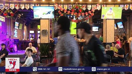 Phố Tây tưng bừng đón chào năm mới