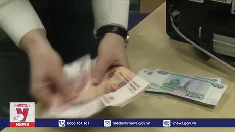 Nga cho phép thu hồi nợ khí đốt bằng ngoại tệ