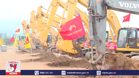 Thủ tướng bấm nút Khởi công Dự án đường bộ cao tốc Bắc - Nam 