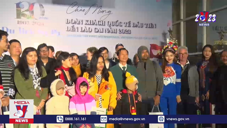 Lào Cai đón đoàn khách quốc tế đầu tiên 