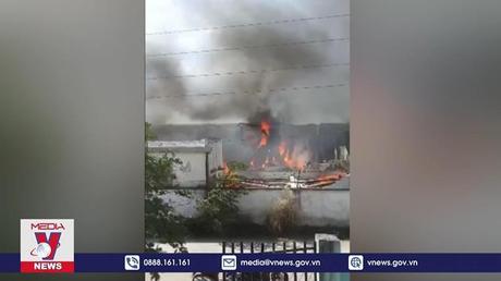 Bình Dương khẩn trương khống chế cháy tại công ty gỗ